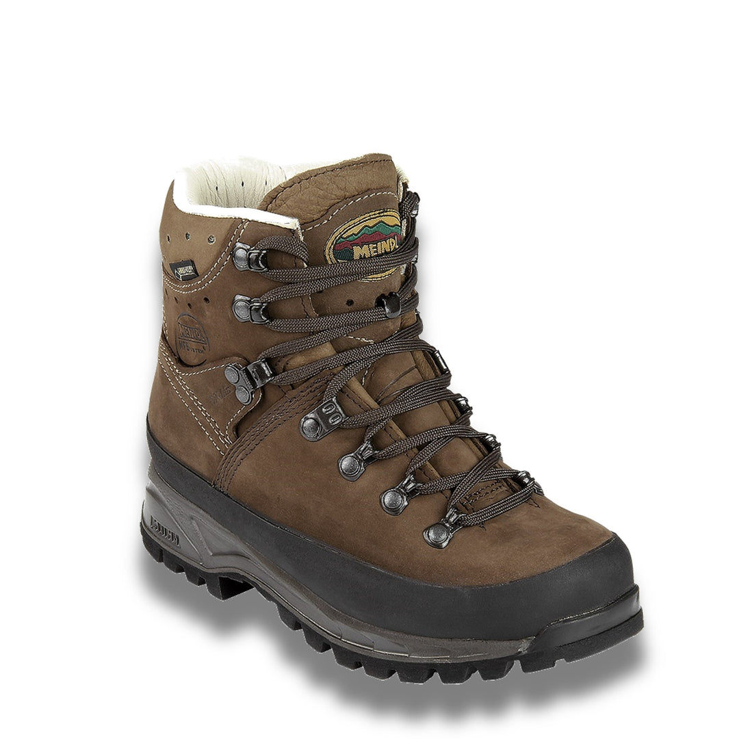 TRAMPING FOOTWEAR